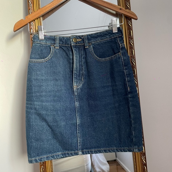 Selling American appeal denim mini shirt - Picture 2 of 5